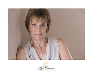 Din kvindefotograf fotograferer med sjælen